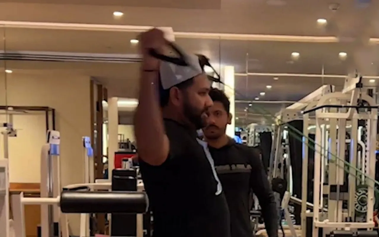 Rohit Sharma hitting gym (Source - Twitter)