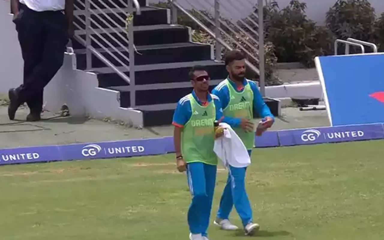 Virat Kohli turns water boy, 2nd ODI