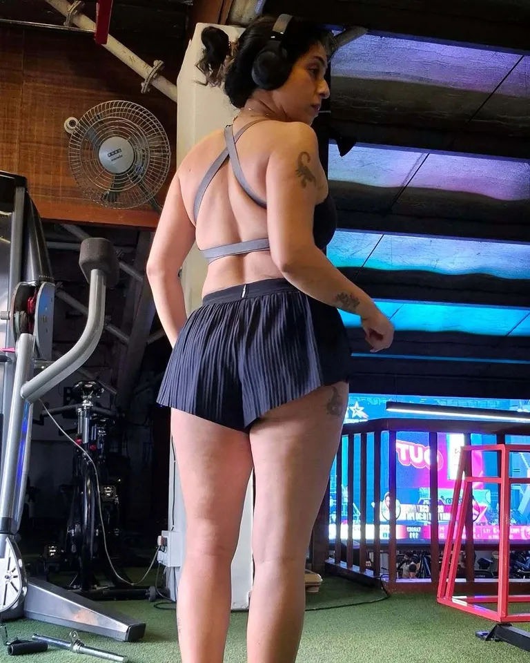 Neha Bhasin's Sexy Gym Pictures