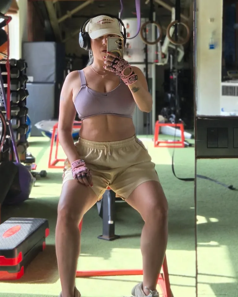 Neha Bhasin's Sexy Gym Pictures