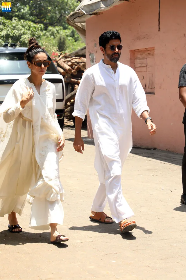 Shibani Dandekar and Farhan Akhtar At Nirmal Kapoor's Funeral