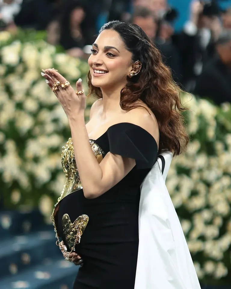 Proud Mommy-To-Be Kiara Advani Flaunts Her Baby Bump At Met Gala