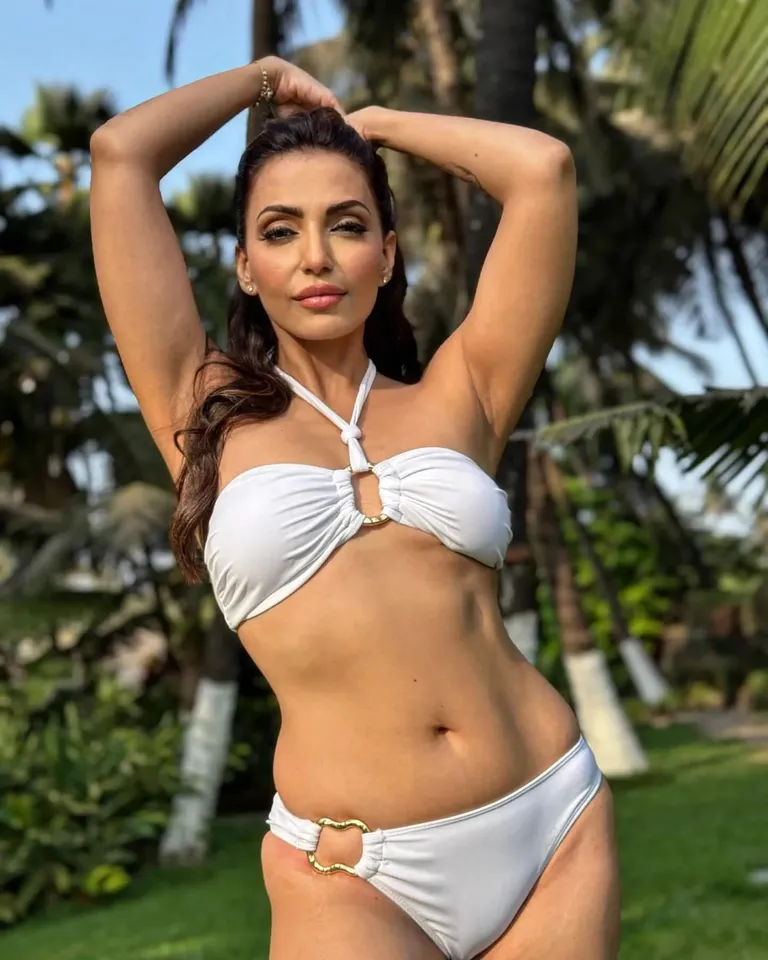 Navina Bole