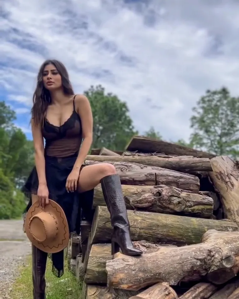 Mouni Roy