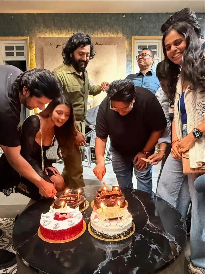 Masti 4 Wrapped Riteish Deshmukh Aftab Shivdasani Milal Zaveri Ruhi Singh