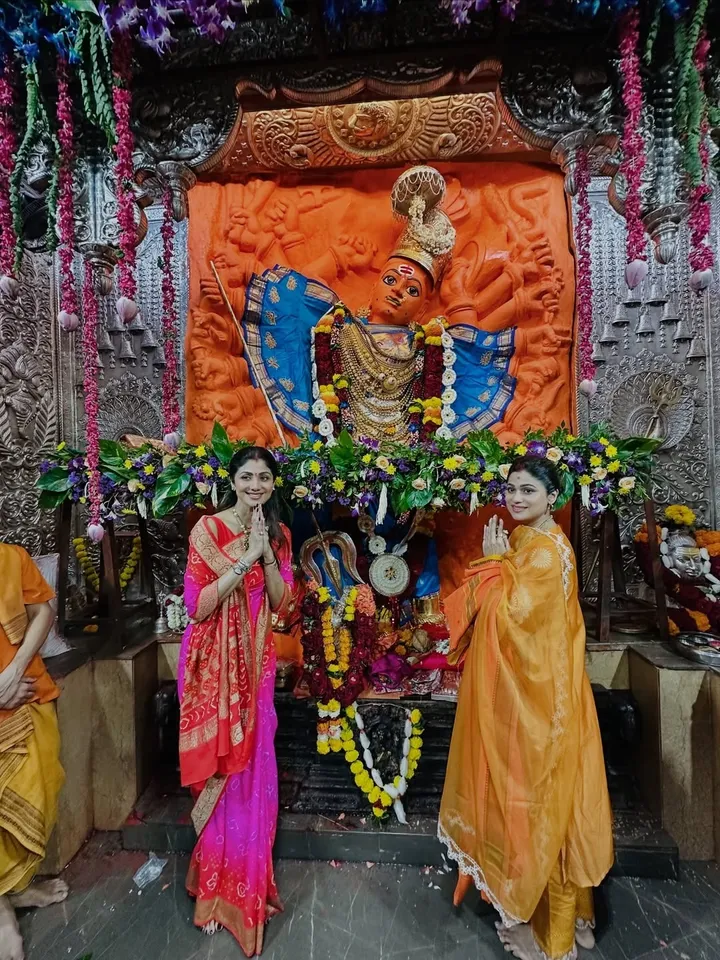 Shamita Shetty Shilpa Shetty Saptashrungi Devi