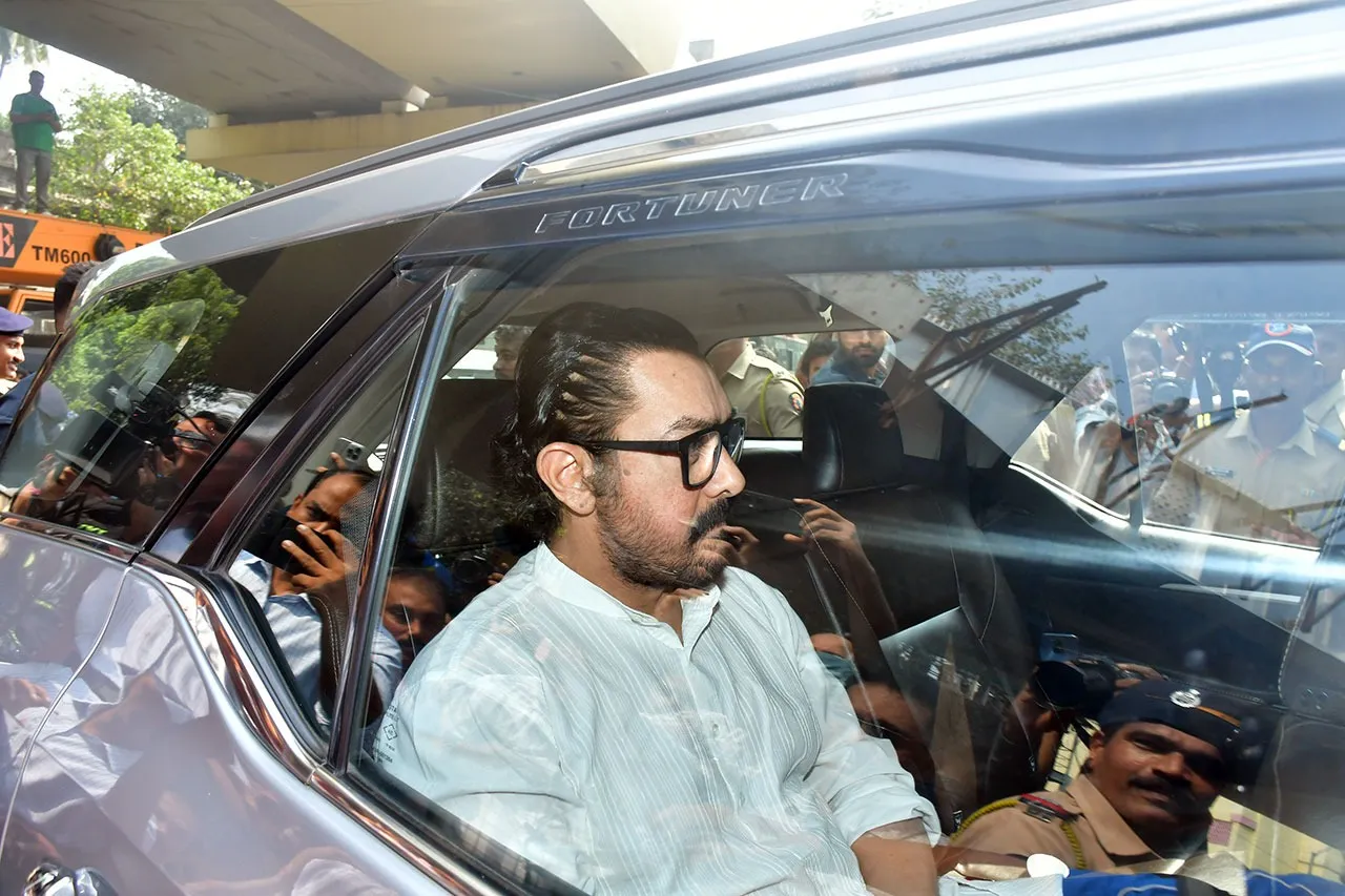 Aamir Khan Dharmendra Funeral