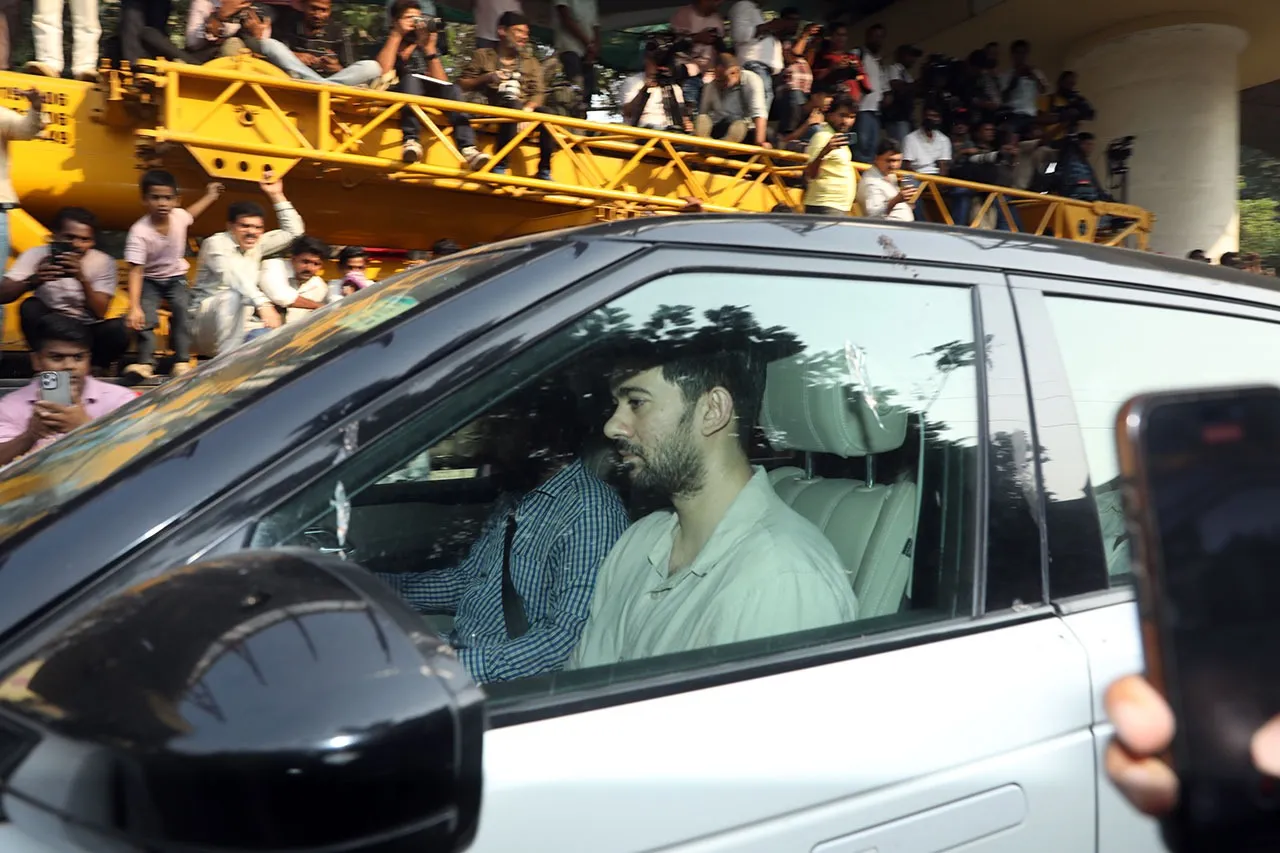 Karan Deol Dharmendra Funeral