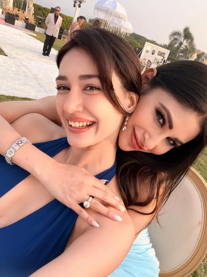 Disha Patani Mouni Roy