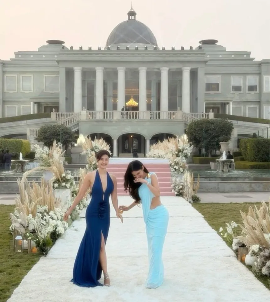 Disha Patani Mouni Roy