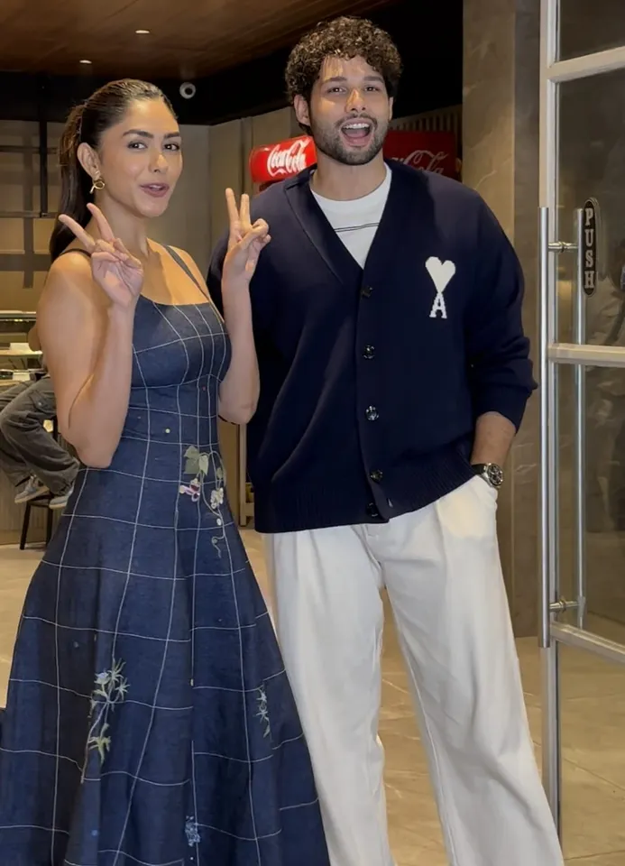 Mrunal Thakur Siddhant Chaturvedi