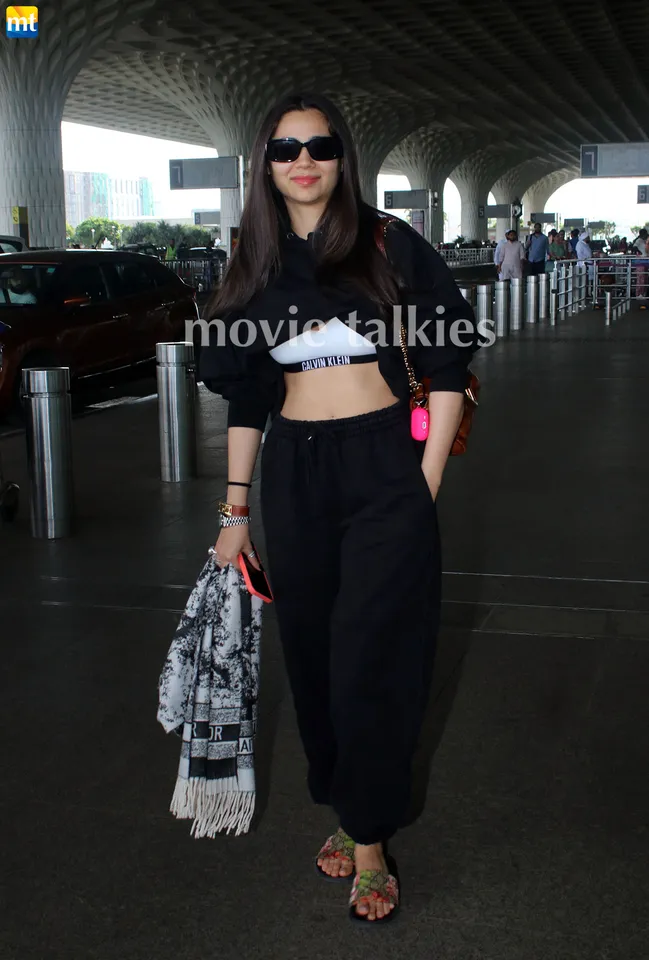 Zara Khan