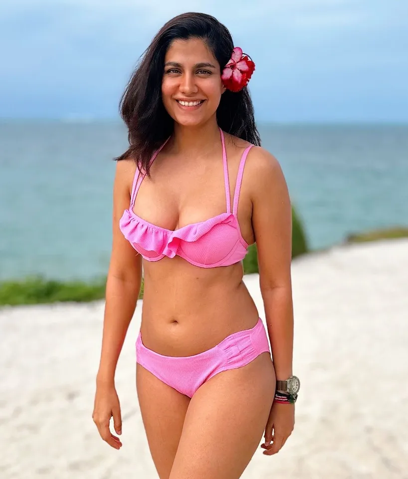 Shreya Dhanwanthary