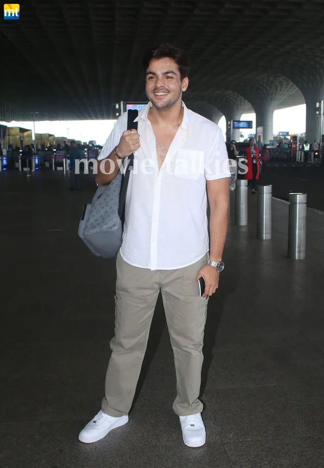 Ashish Chanchalani Spotted At The Airport