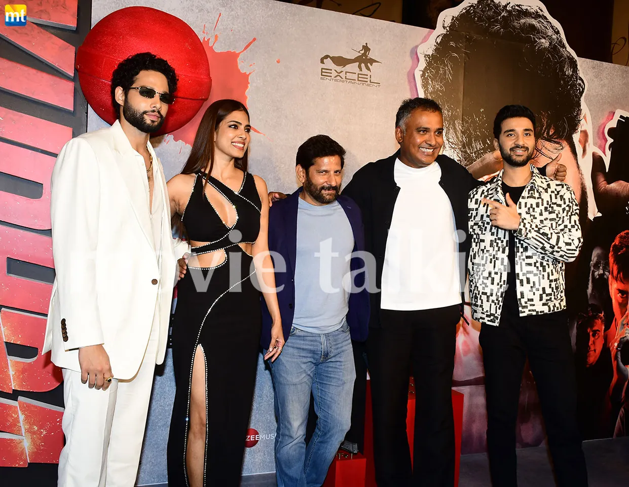 Malavika mohanan Malavika mohanan Raghav Juyal