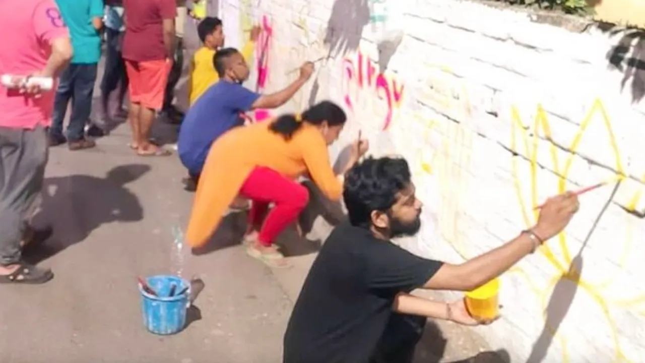 Political campaign through wall paitings in West Bengal