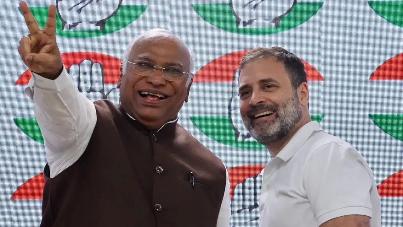 Mallikarjun Kharge Rahul Gandhi Asian Games.jpg