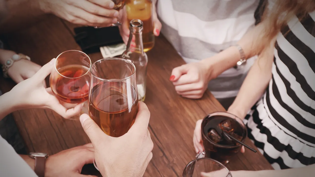 Alcohol_Drug_Drinks_Party
