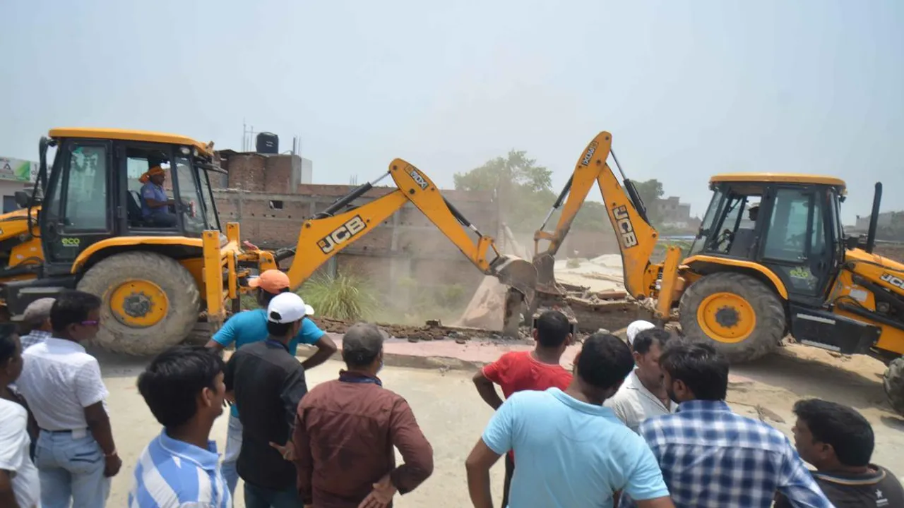 The Delhi Development Authority (DDA) carried out an anti-encroachment drive on a stretch of the Yamuna floodplains in the Sarai Kale Khan area 