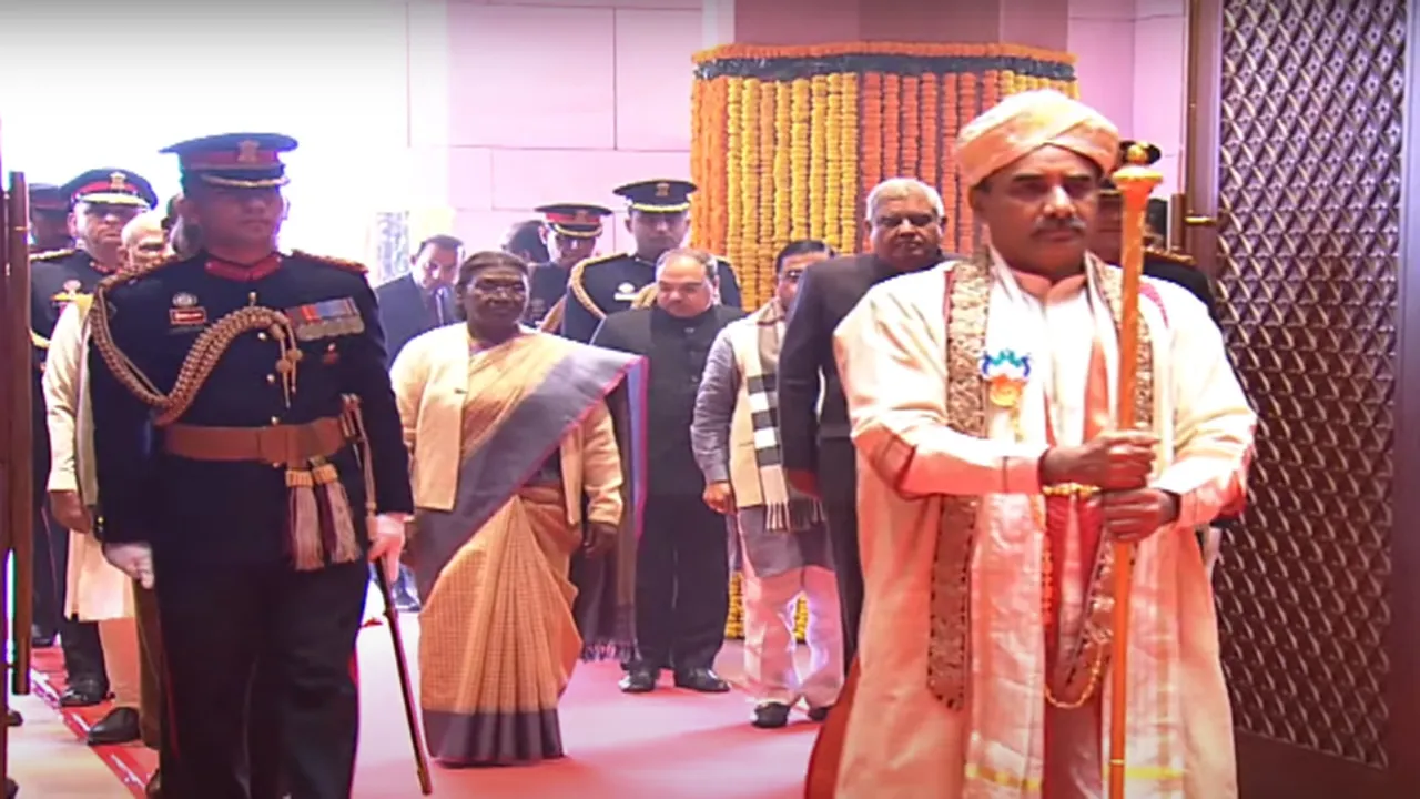 Droupadi Murmu Sengol
