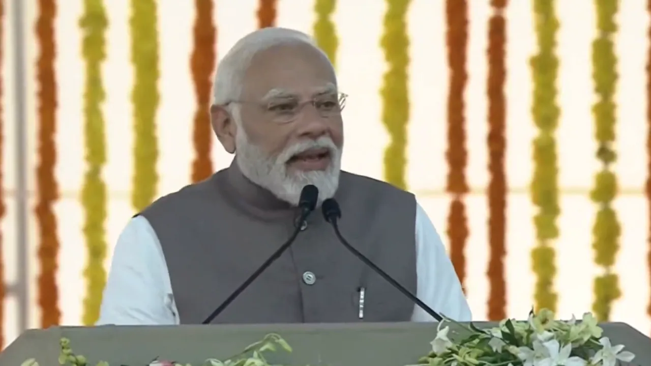 Narendra Modi Surat Diamond.png