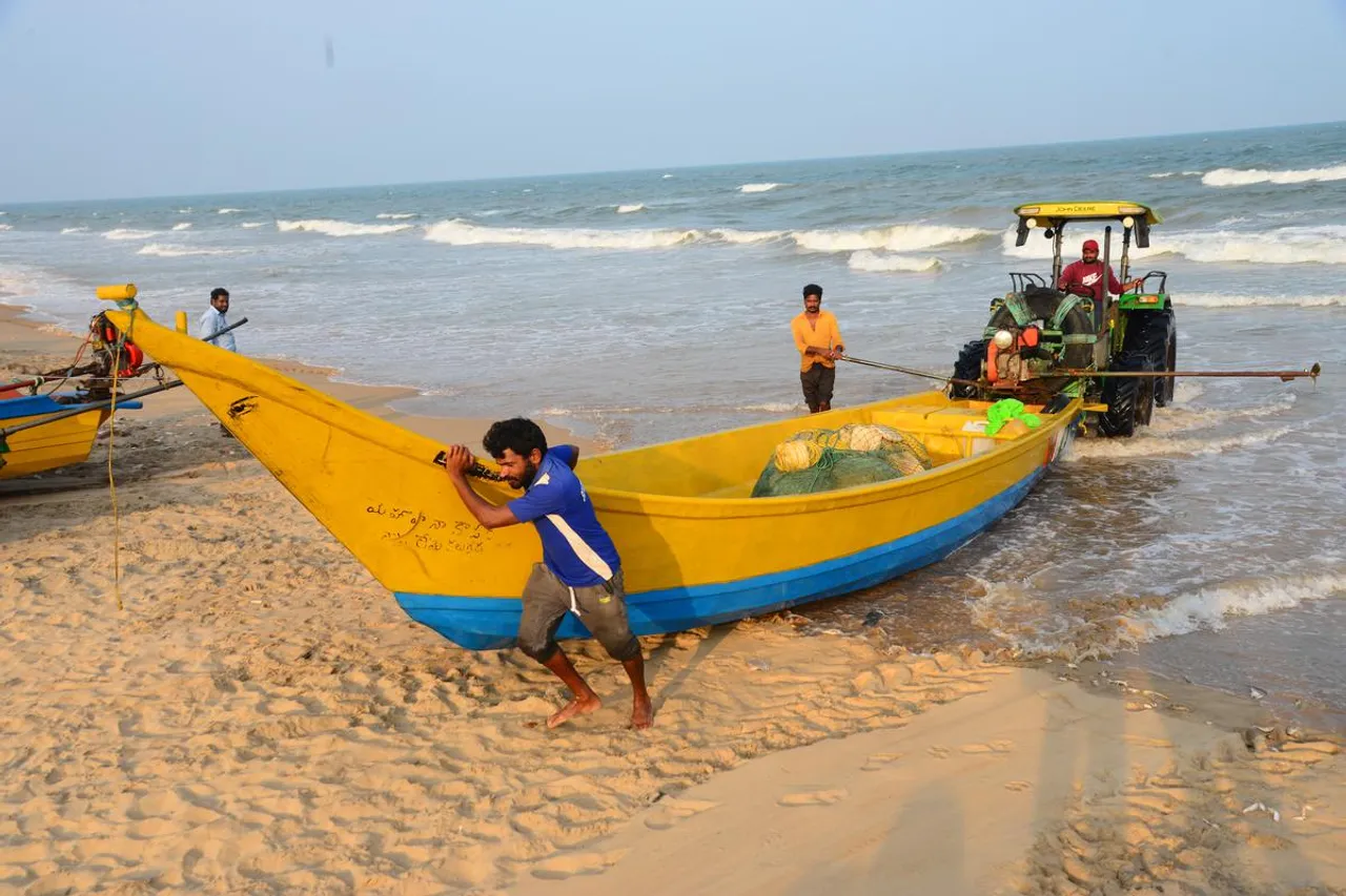 Fishing ban along coastal belt