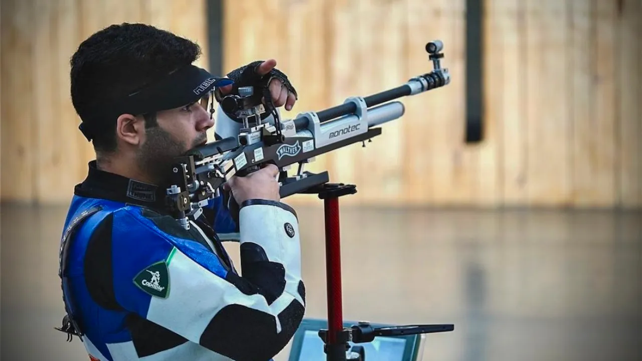 India's shooter Arjun Babuta competes in men�s 10m air rifle final round, at the Summer Olympics Games 2024, in Paris, Monday, July 29, 2029.