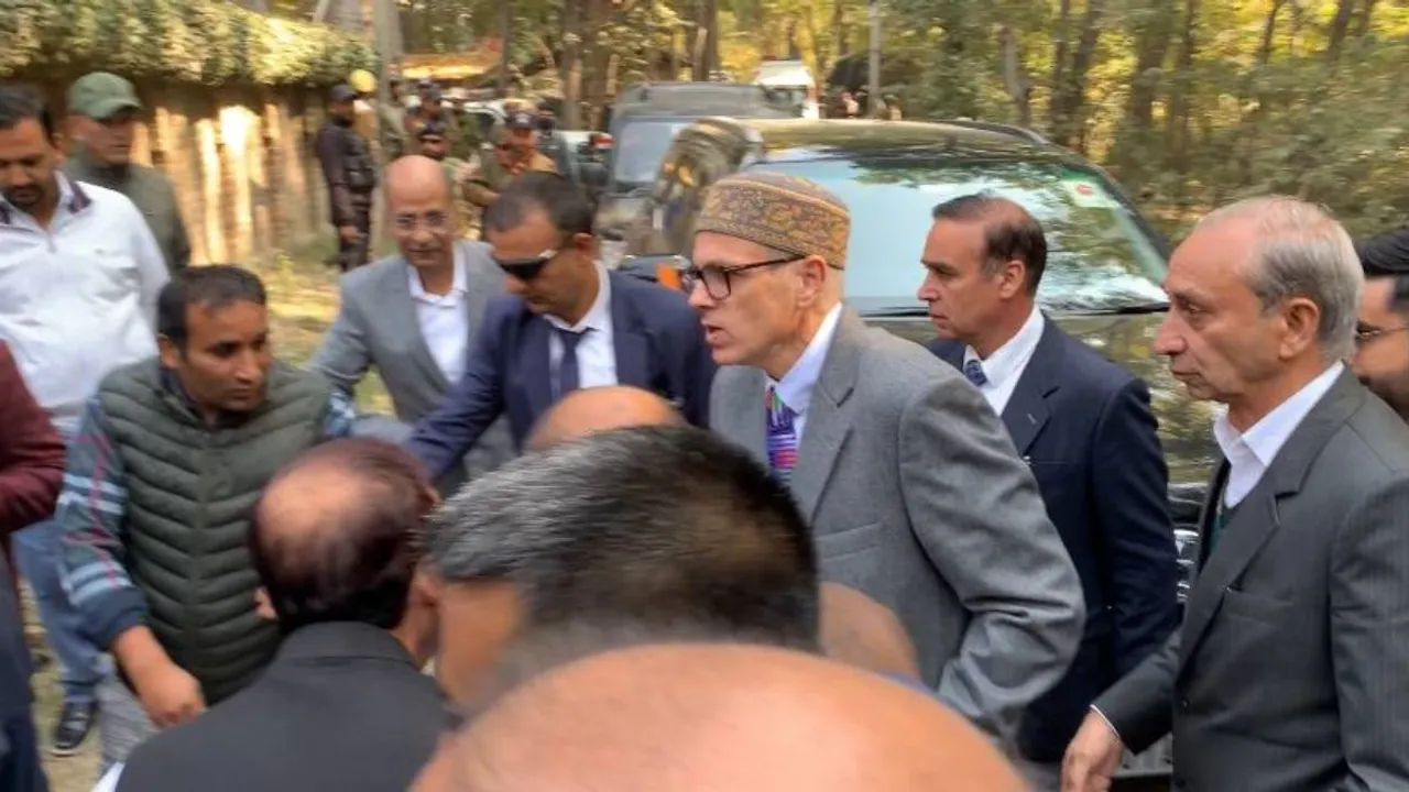 Jammu and Kashmir Chief Minister Omar Abdullah visited the residence of Dr Shahnawaz Dar on Tuesday