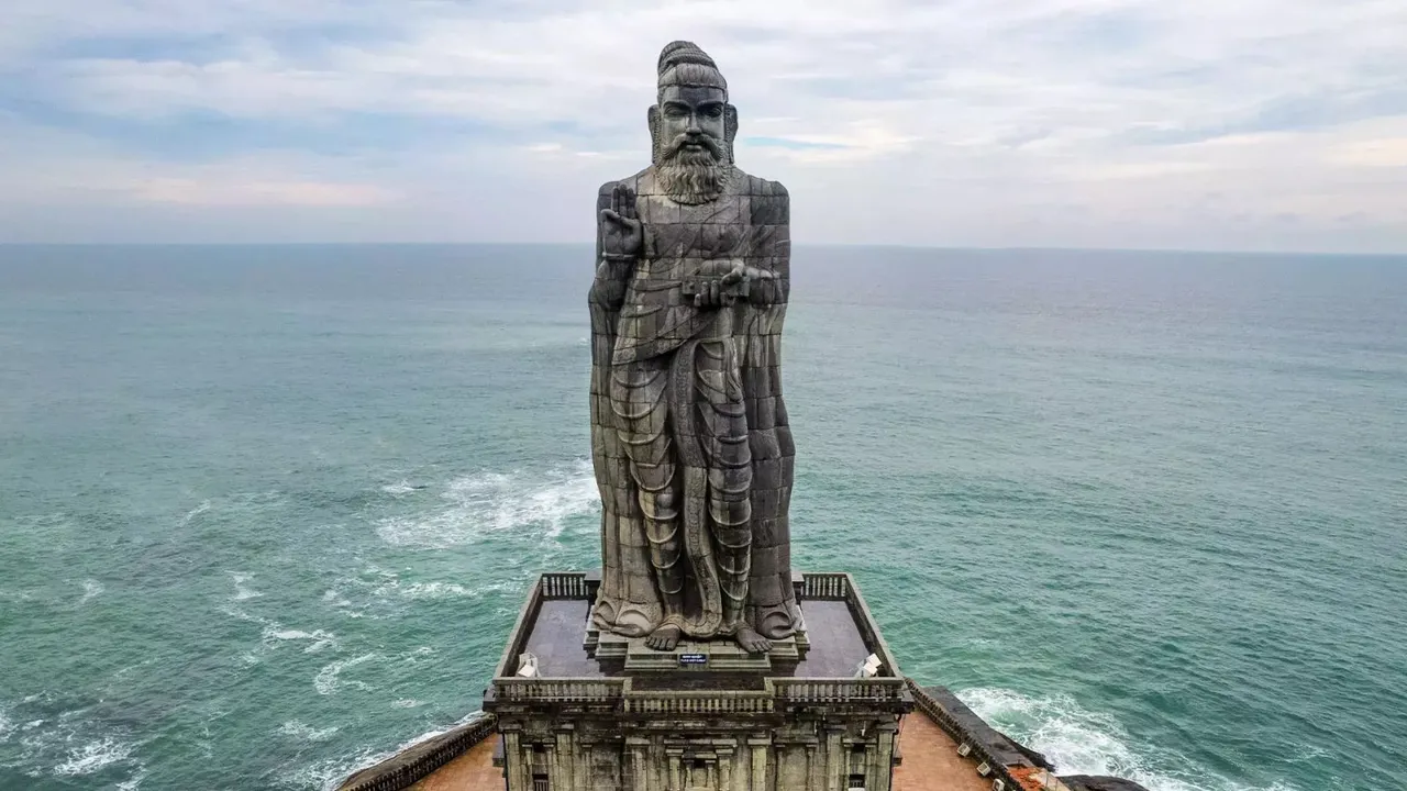 Thiruvalluvar Statue Kanyakumari
