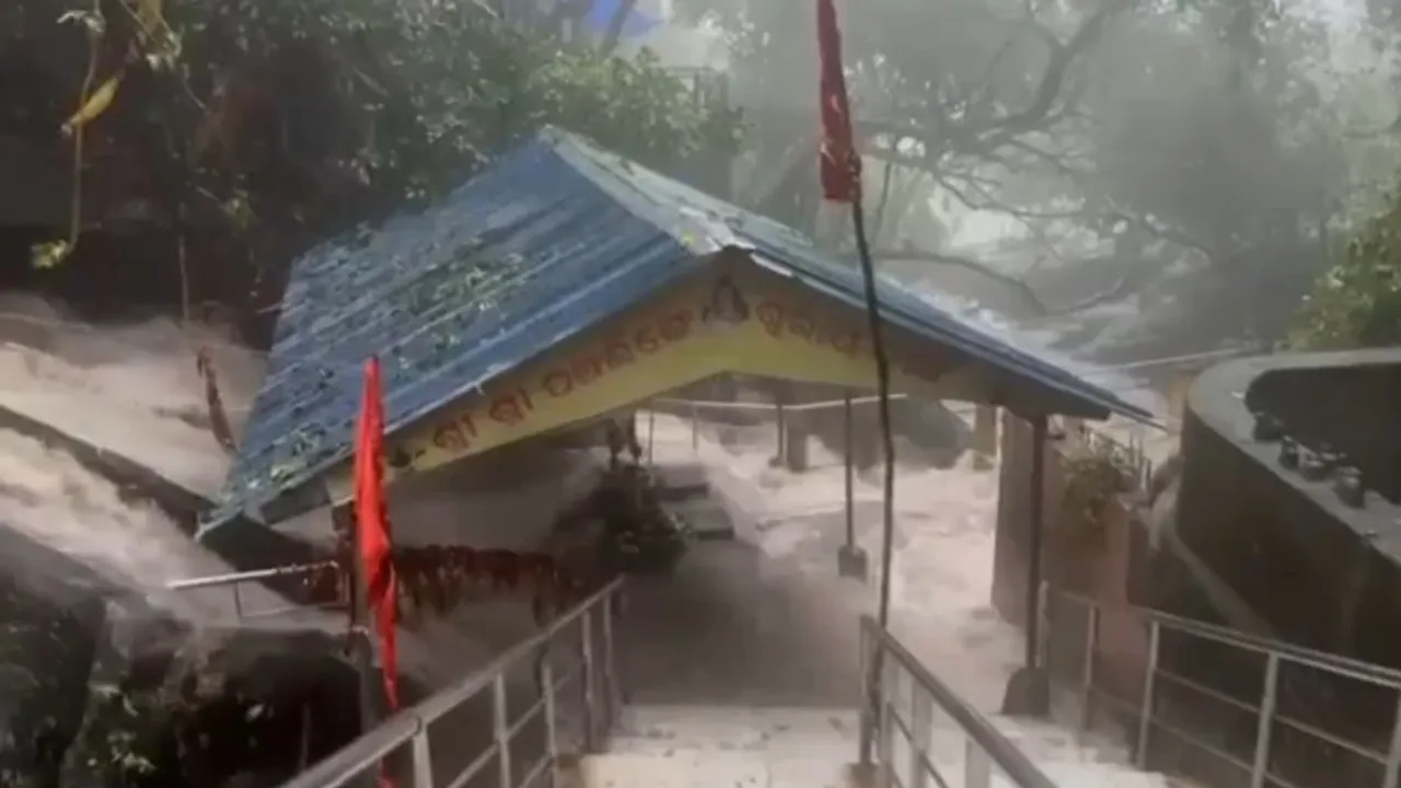 Flash flood at Panchalingeswar Temple, Balasore.