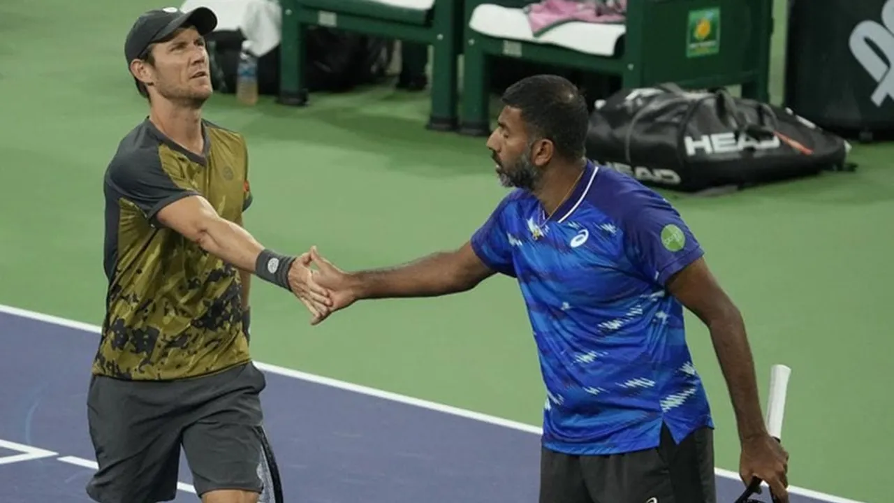 Rohan Bopanna and Matthew Ebden move into the quarterfinals of #ParisMasters