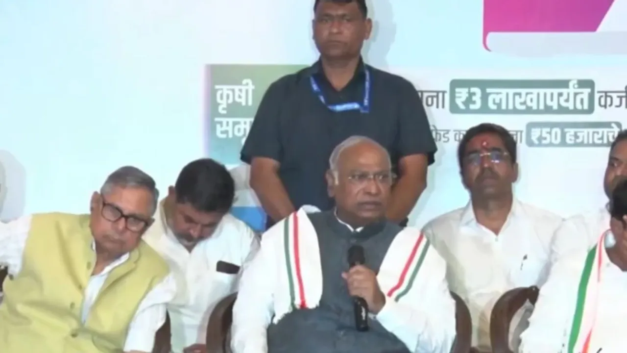 Congress president Mallikarjun Kharge addressing a press conference in Nagpur cCongress president Mallikarjun Kharge addressing a press conference in Nagpur city of Maharashtraity of Maharashtra