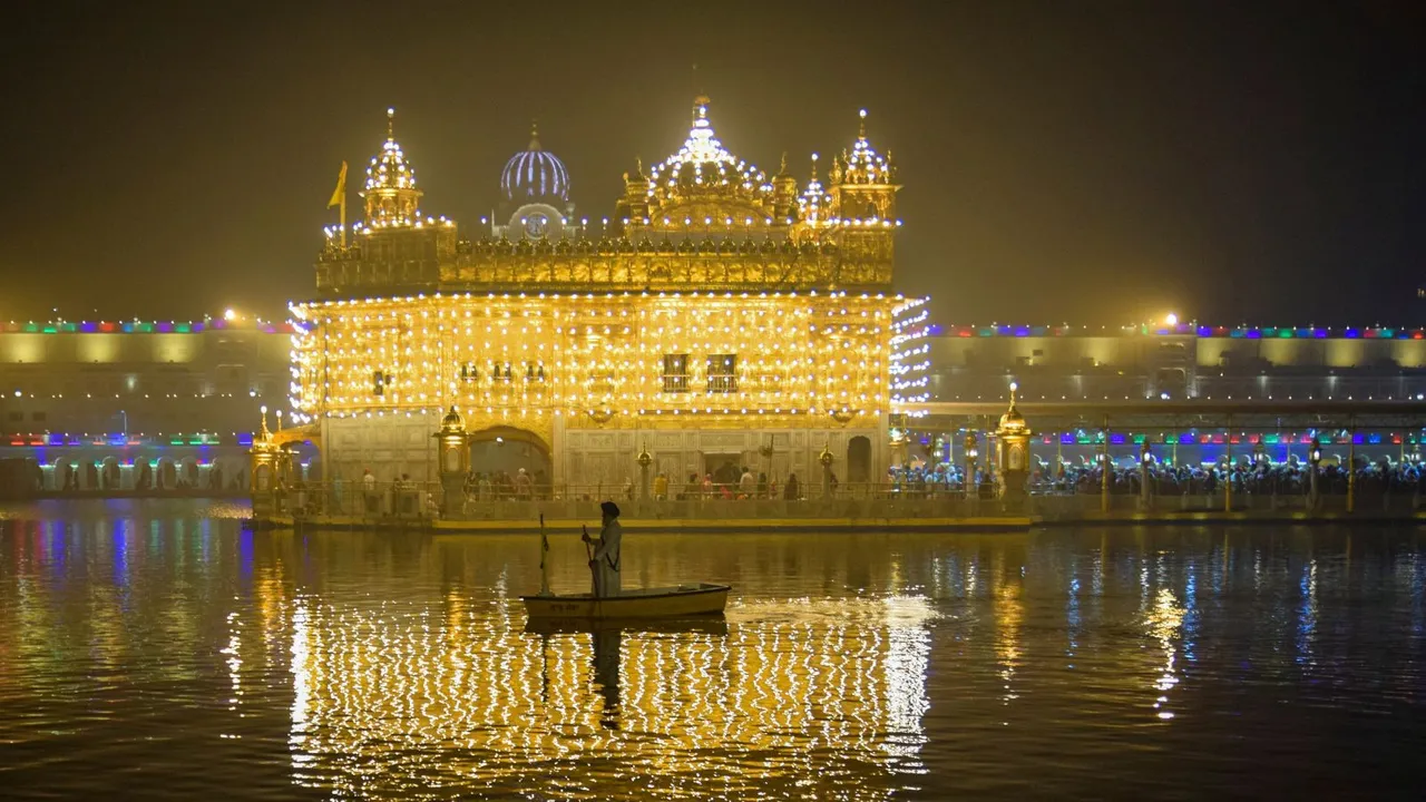 Golden Temple on the eve of Guru Nanak Gurpurab, the birth anniversary of the Sikh Guru Nanak Dev, in Amritsar, Thursday, Nov.14, 2024.