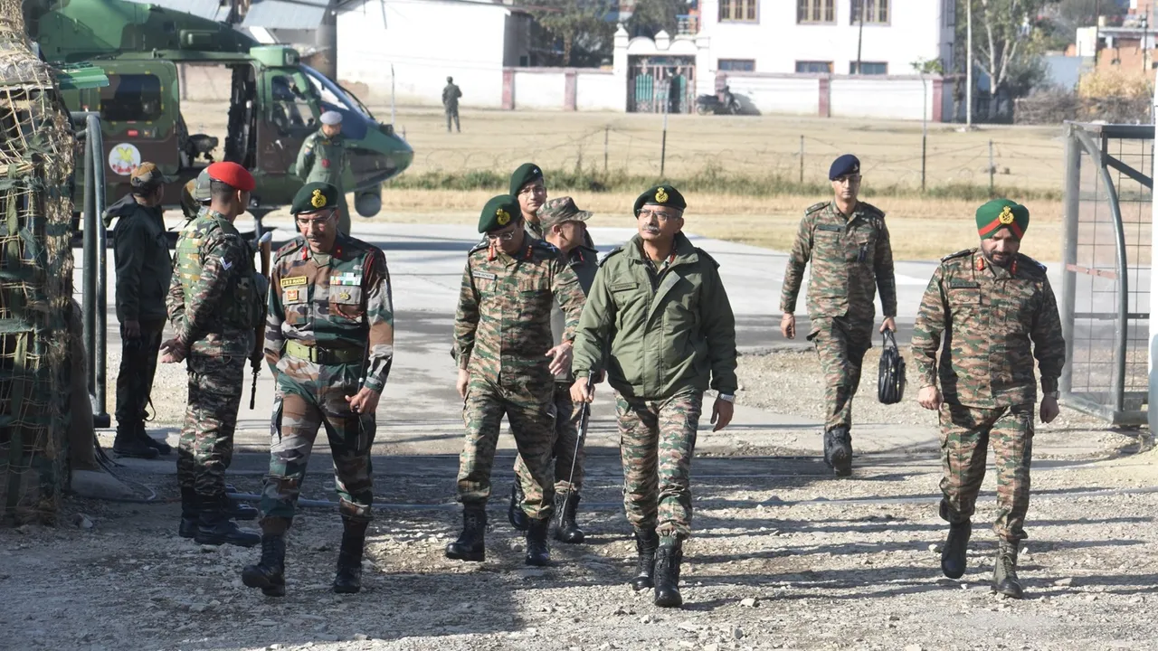 Lt Gen MV Suchindra Kumar, Army Cdr NC accompanied by #GOC White Knight Corps and GOC CIF(D) visited Kishtwar to review the prevailing security situation.
