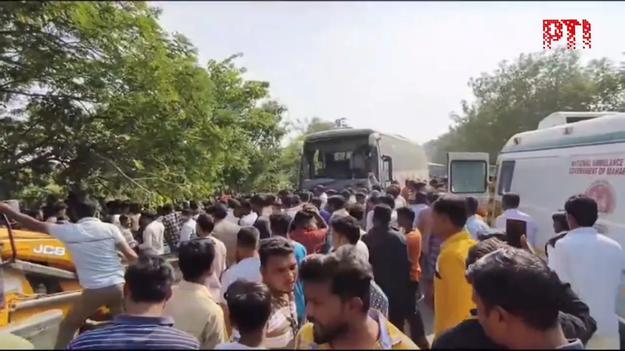 A bus going from Bhandara to Gondia suddenly lost control and overturned in Gondia on Friday