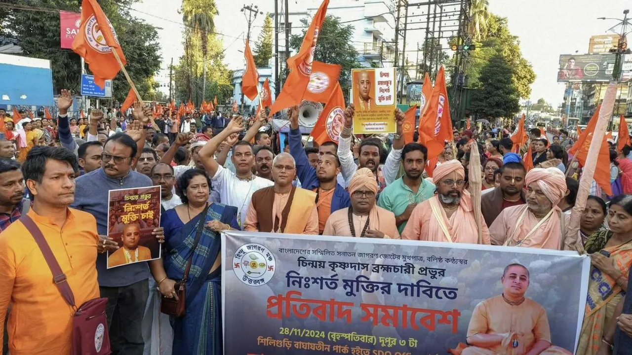 Attack on Bangladeshi Hindus Protest at Indo-Bangla Border