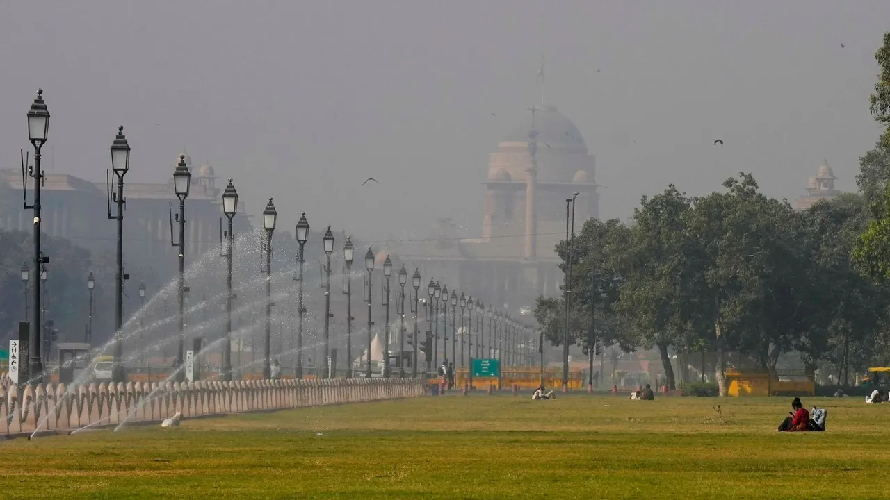Rashtrapati Bhavan engulfed in a layer of smog, in New Delhi