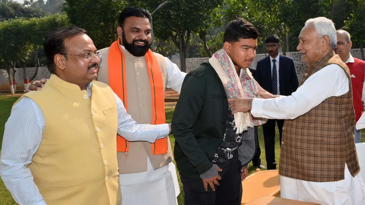 Vaibhav Suryavanshi meets Nitish Kumar