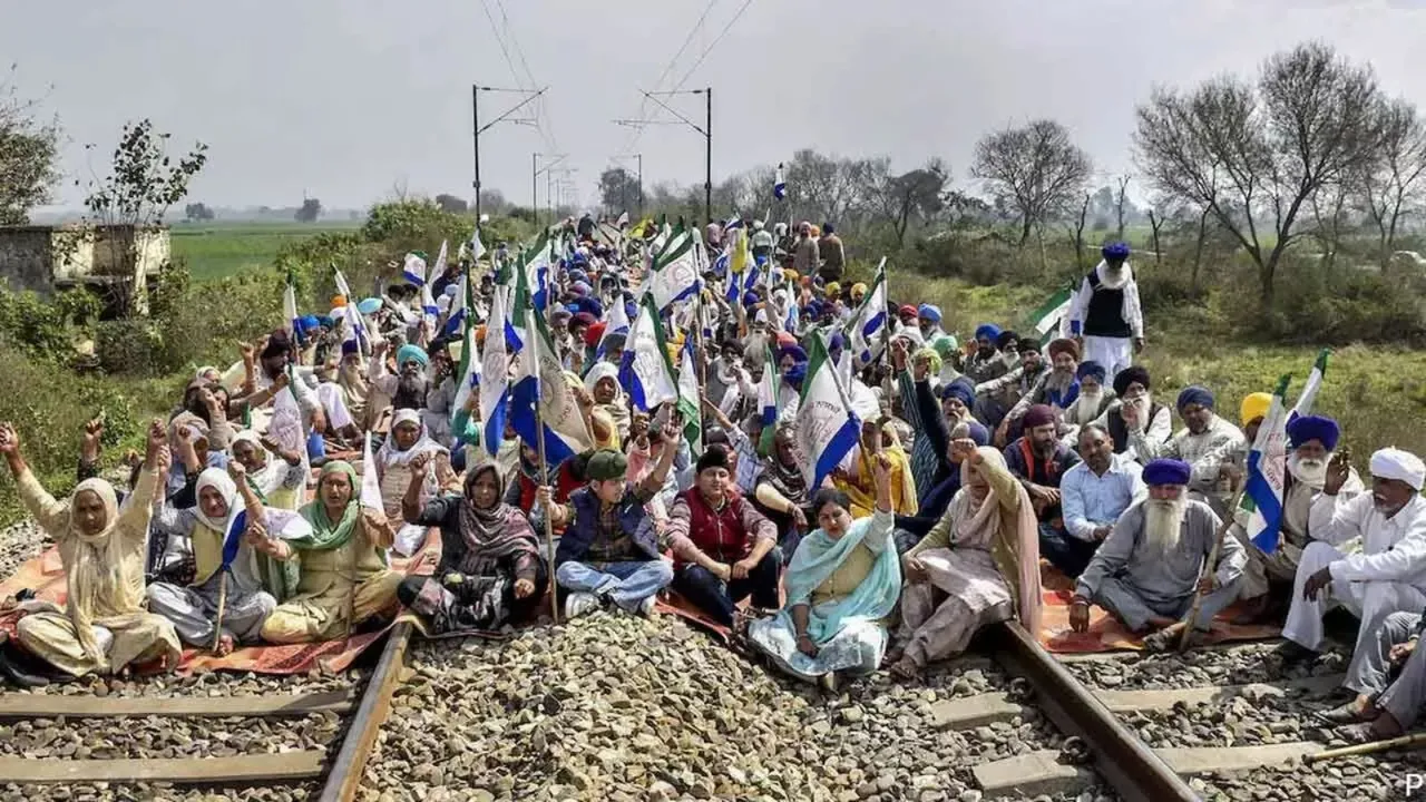 Farmers Protest Rail Roko