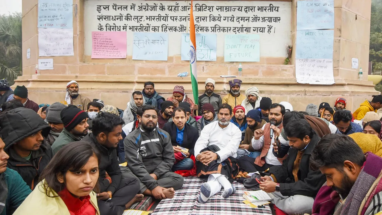 Prashant Kishor with others during his indefinite hunger strike demanding the cancellation of the 70th Combined Competitive Examination (CCE) 2024, conducted by the Bihar Public Service Commission (BPSC), over allegations of question paper leak in Patna on Sunday, Jan. 5, 2025.