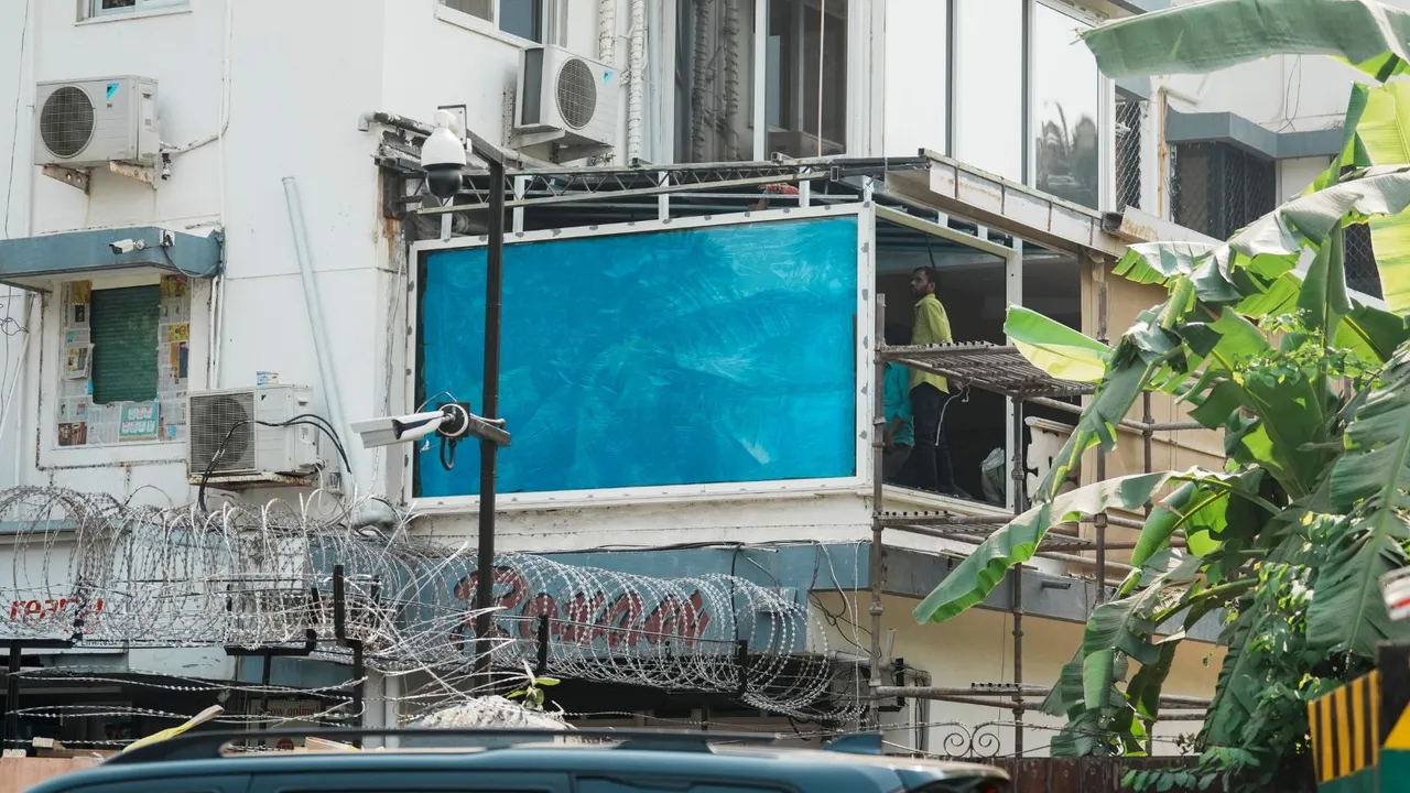 Salman Khan Bulletproof Window