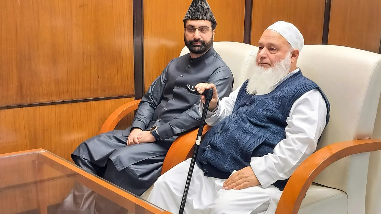Waqf Amendment Bill Mirwaiz Umar Farooq Maulana Rehmatullah