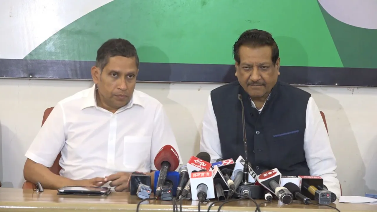 Praveen Chakravarty Prithviraj Chavan