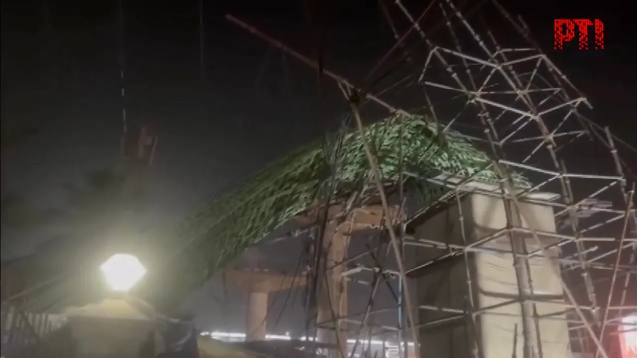 Mumbai metro steel cage