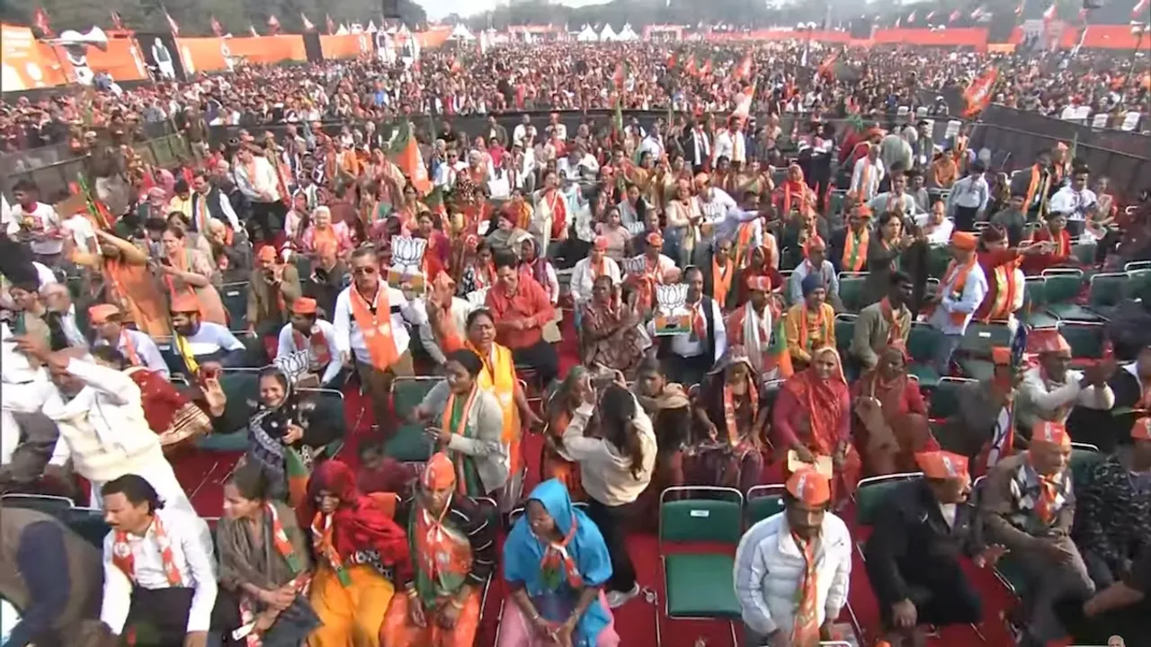 BJP supporters Delhi BJP flag