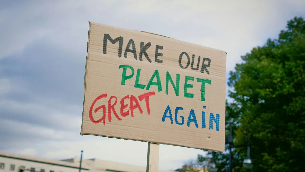Climate change agreement image