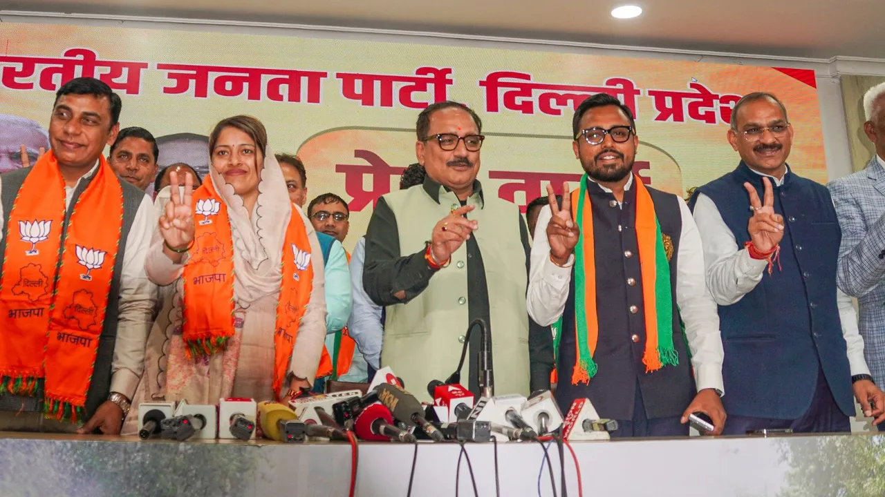 AAP Councillors join BJP
