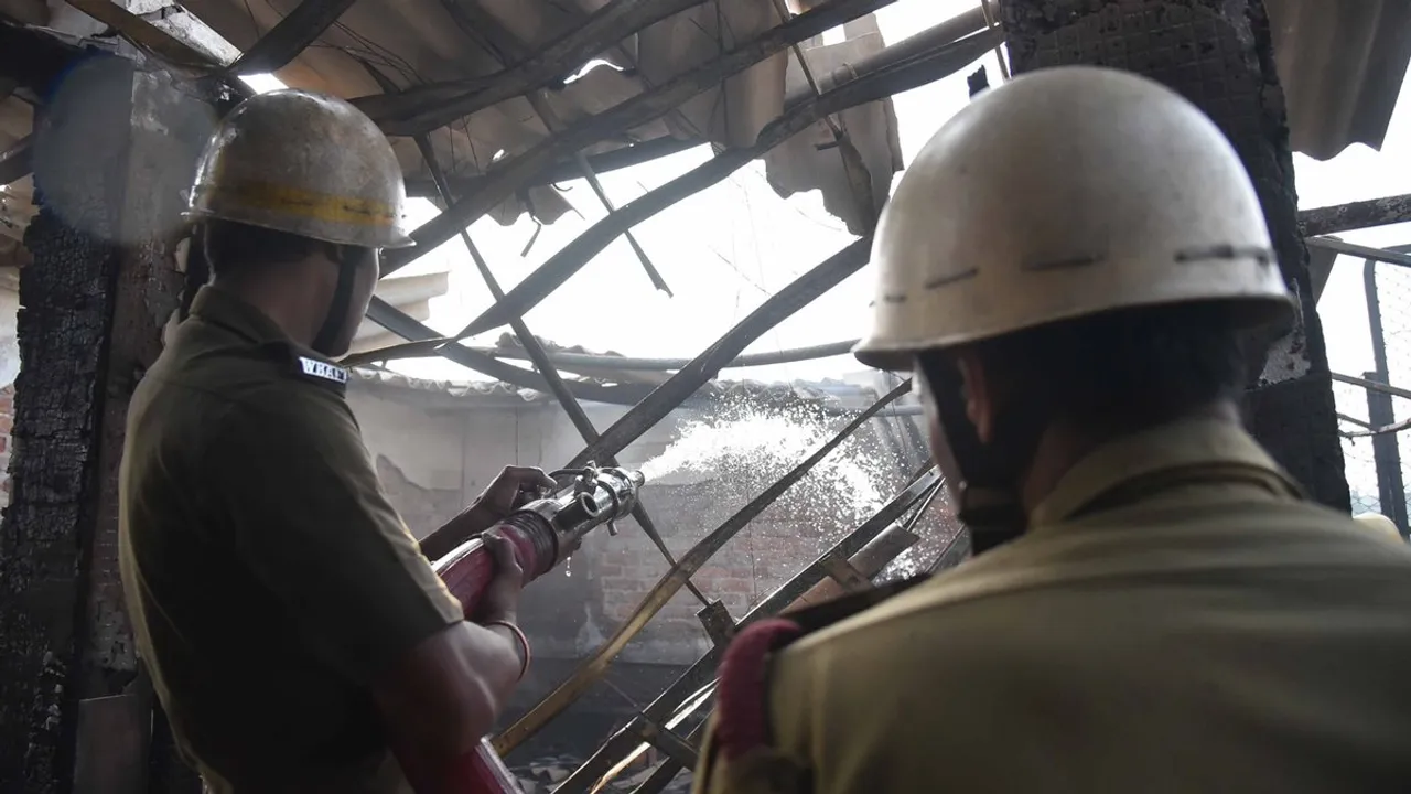 Masjid Bandar Mumbai fire