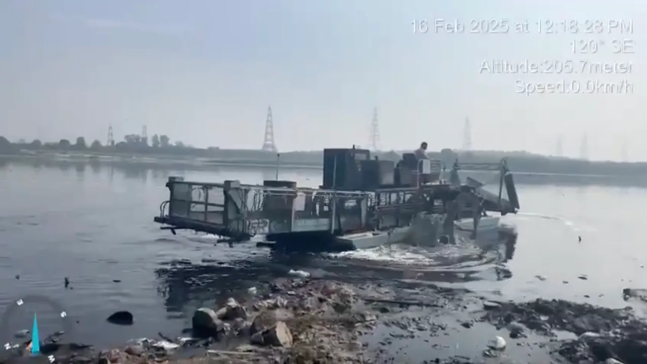 Yamuna cleaning begins