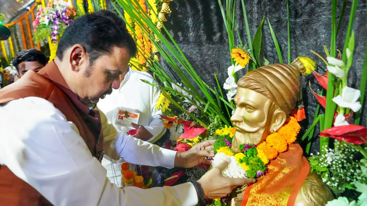 Devendra Fadnavis Chhatrapati Shivaji Maharaj